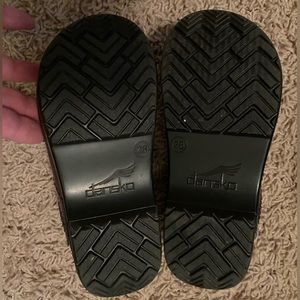 Plum kids Dansko shoes, size 28